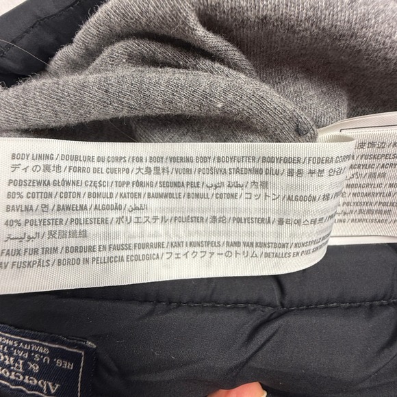 ABERCROMBIE FITCH Quilted Puffer Vest Black Removable‎ Faux Fur Hood Womens XL - Picture 11 of 12